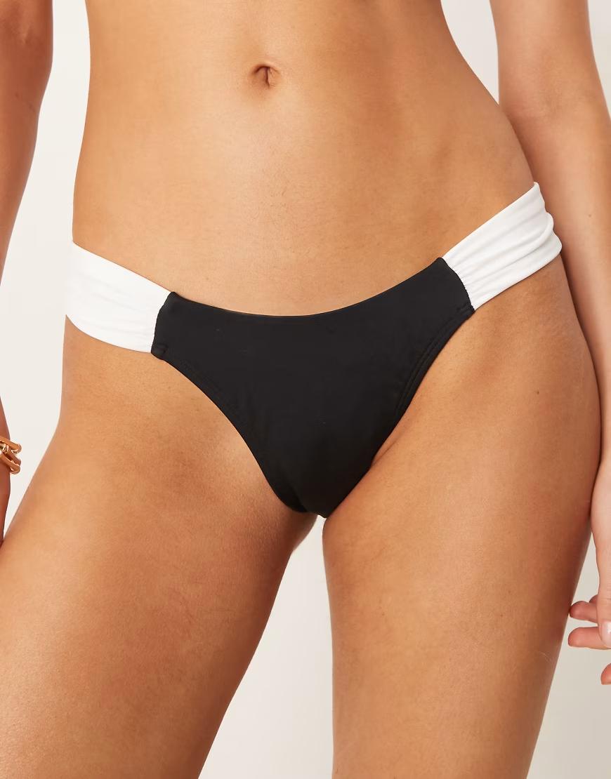 dół od bikini kontrast