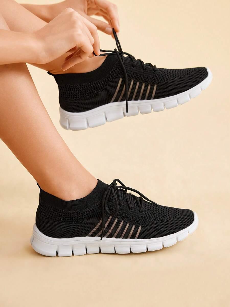 czarne buty sportowe