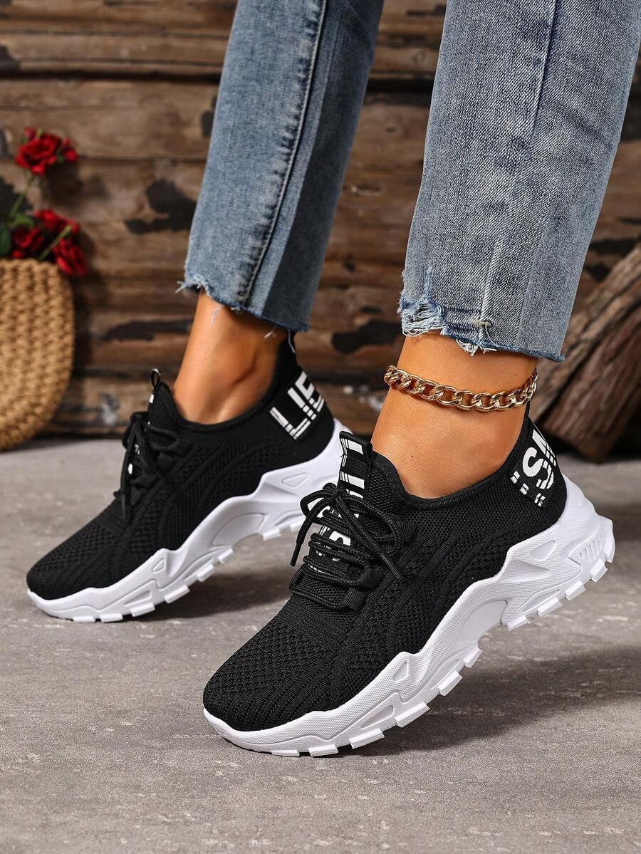 czarne sportowe buty