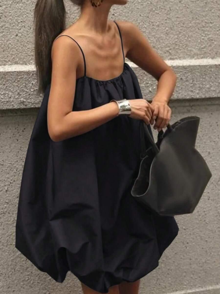 CZARNA MINI SUKIENKA