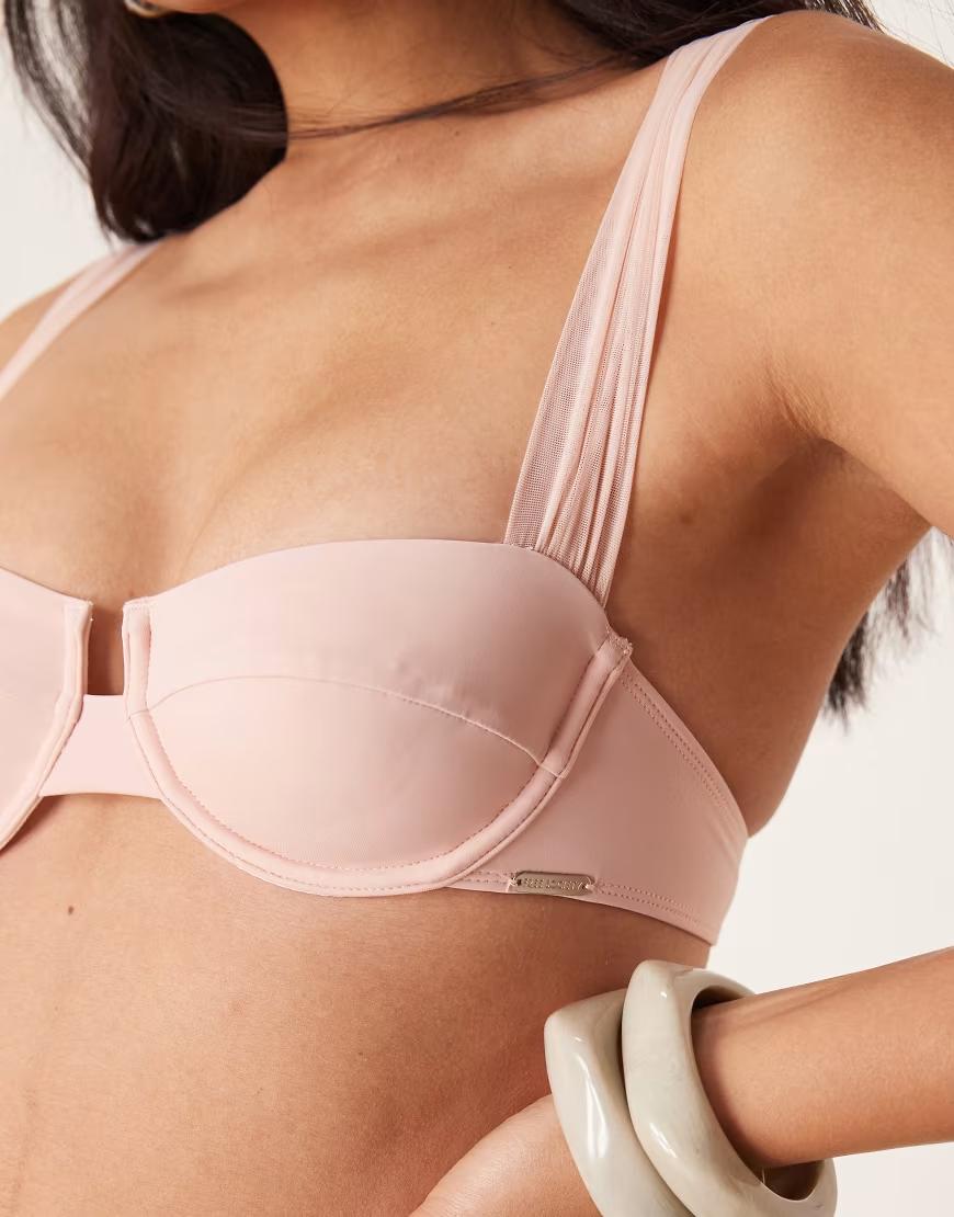 RÓŻOWA GÓRA OD BIKINI