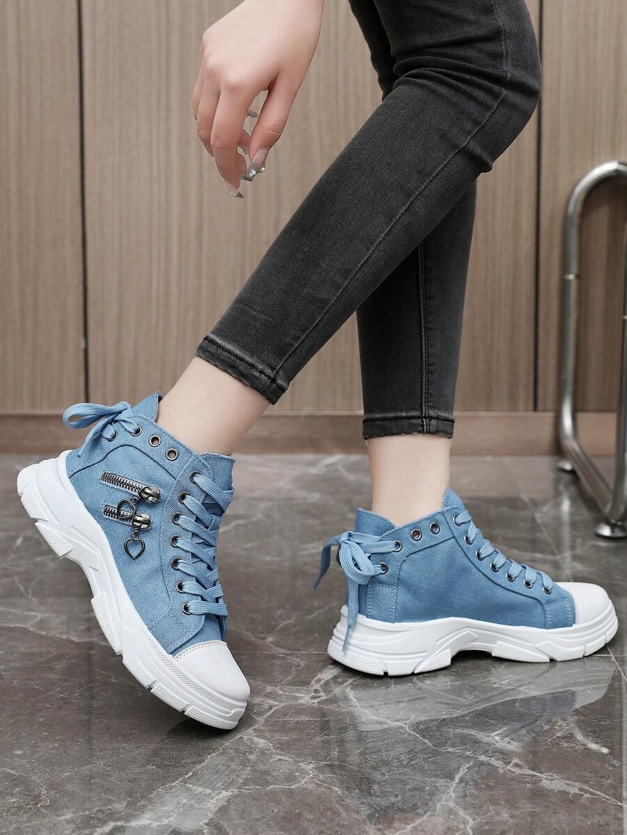 SZNUROWANE TRAMPKI JEANS