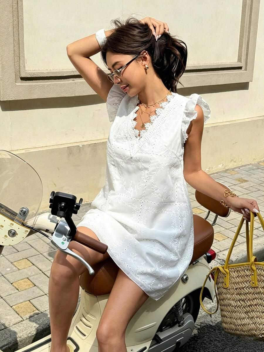 biała mini sukienka v-neck