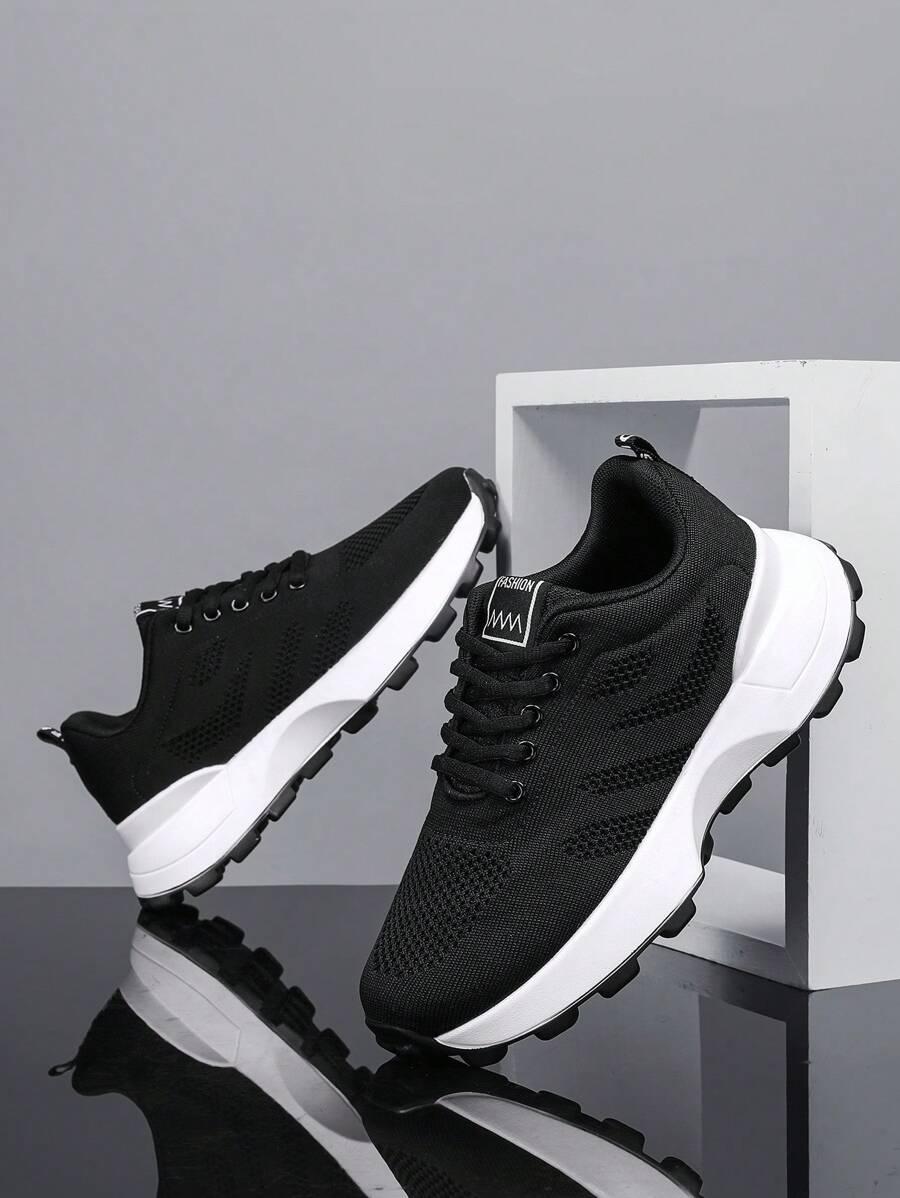 czarne buty sportowe 