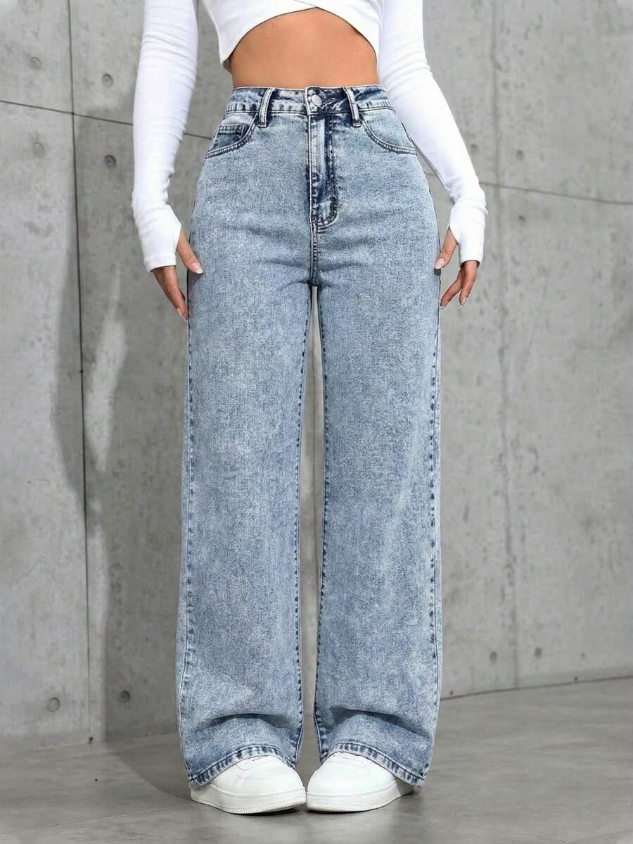 niebieskie spodnie jeans 