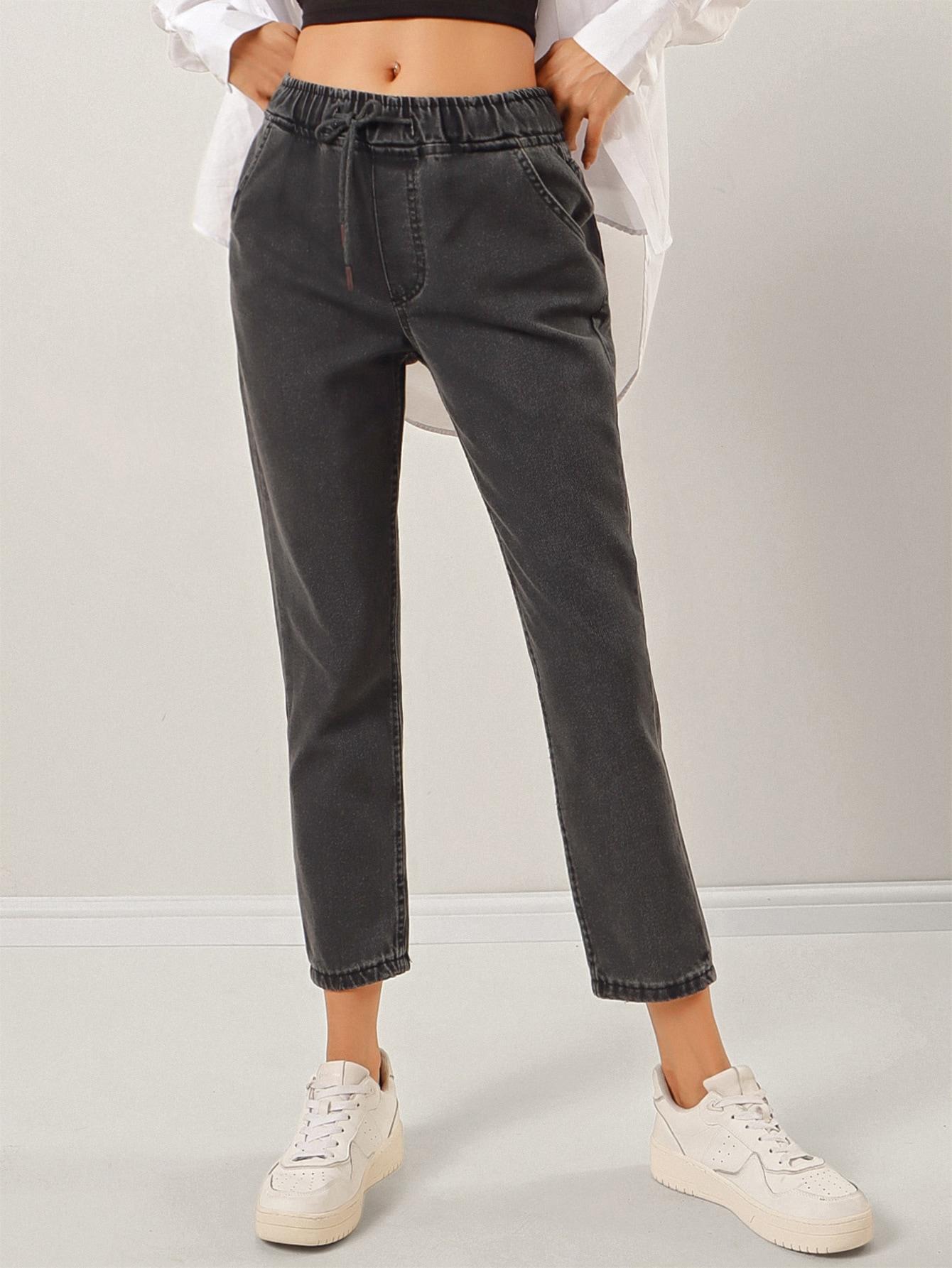 czarne spodnie jeans