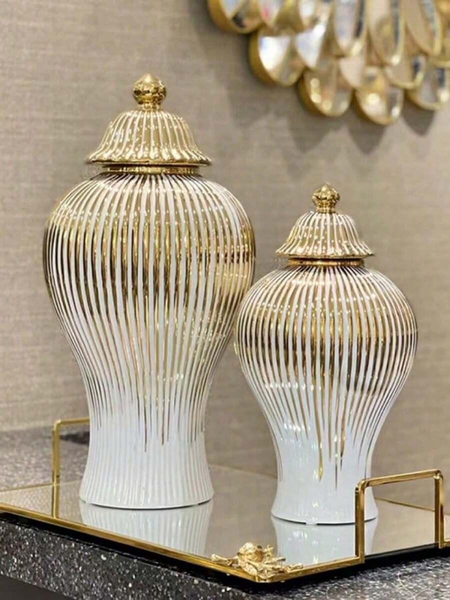 porcelanowy ozdobny wazon 