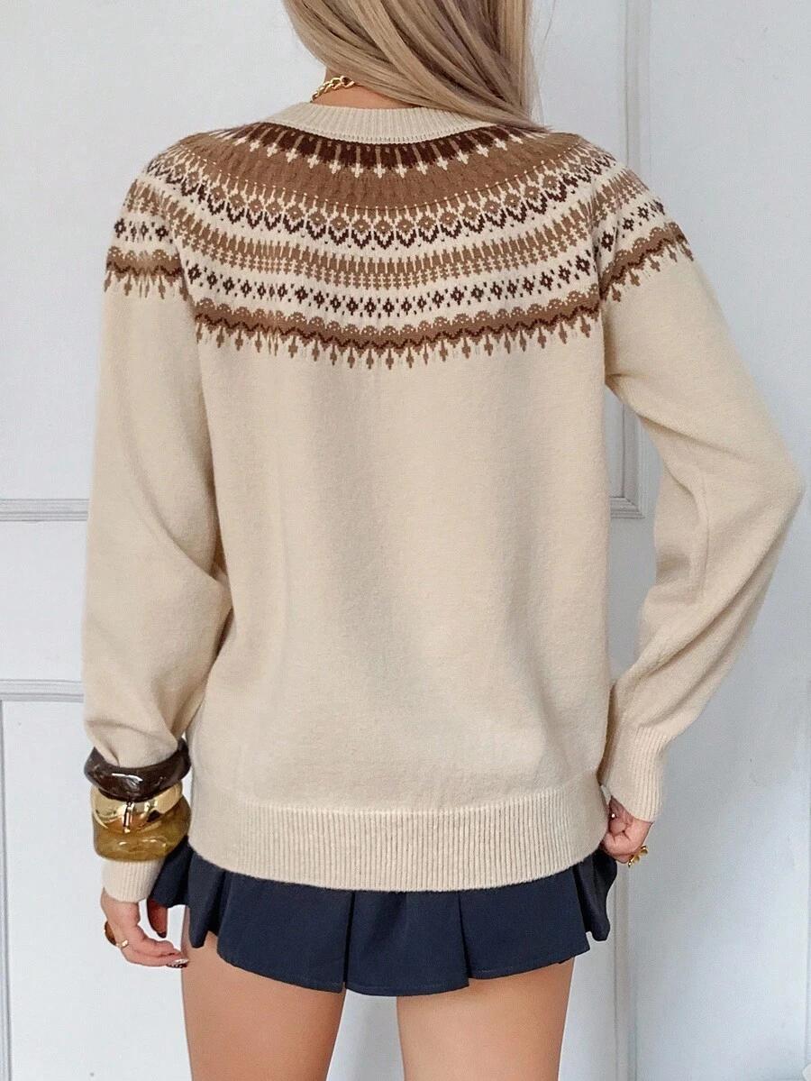 beżowy sweter okrągły dekolt