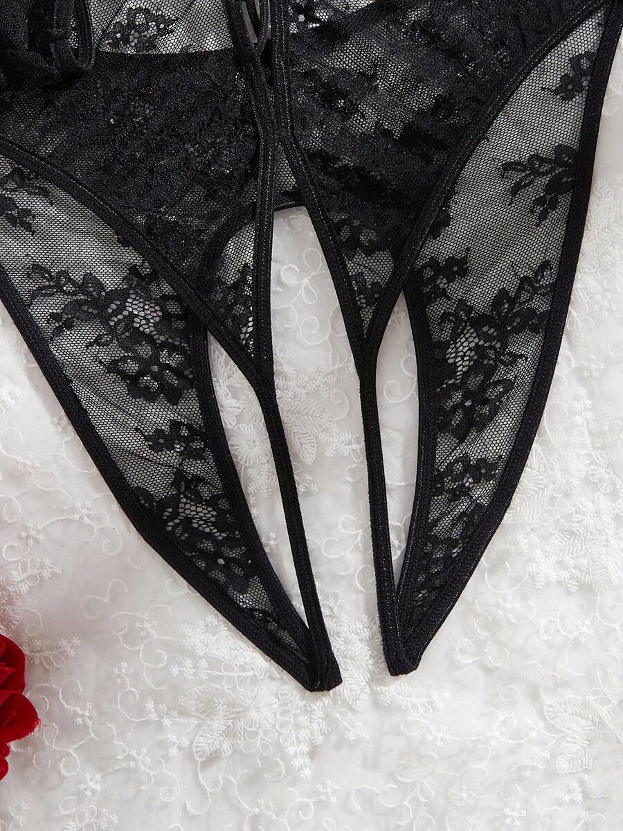 czarne koronkowe body