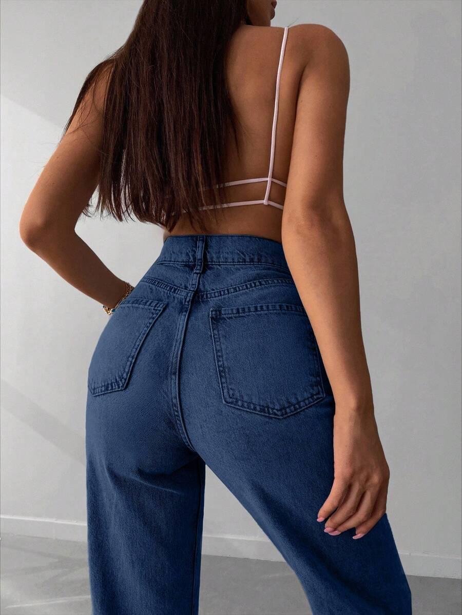 granatowe spodnie jeans