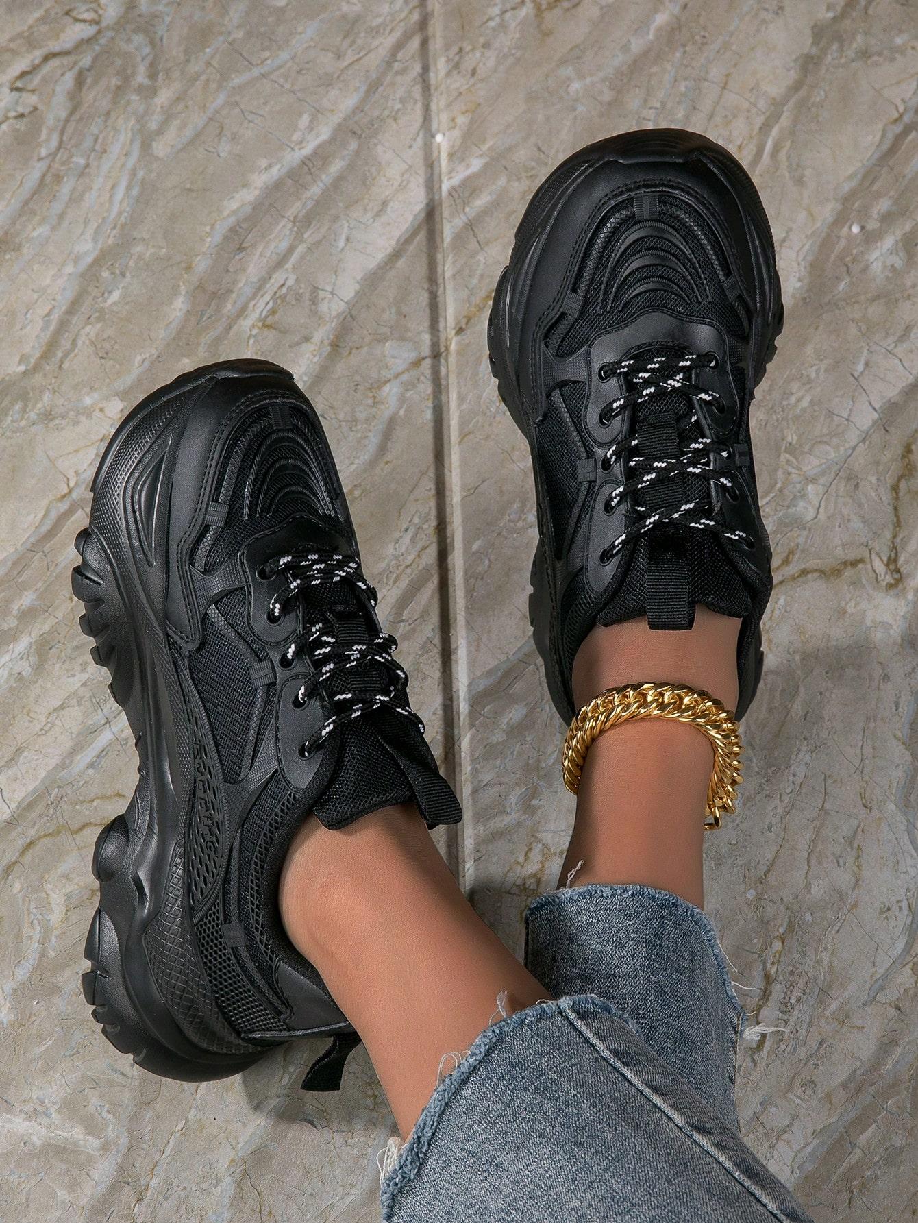 czarne buty sportowe 
