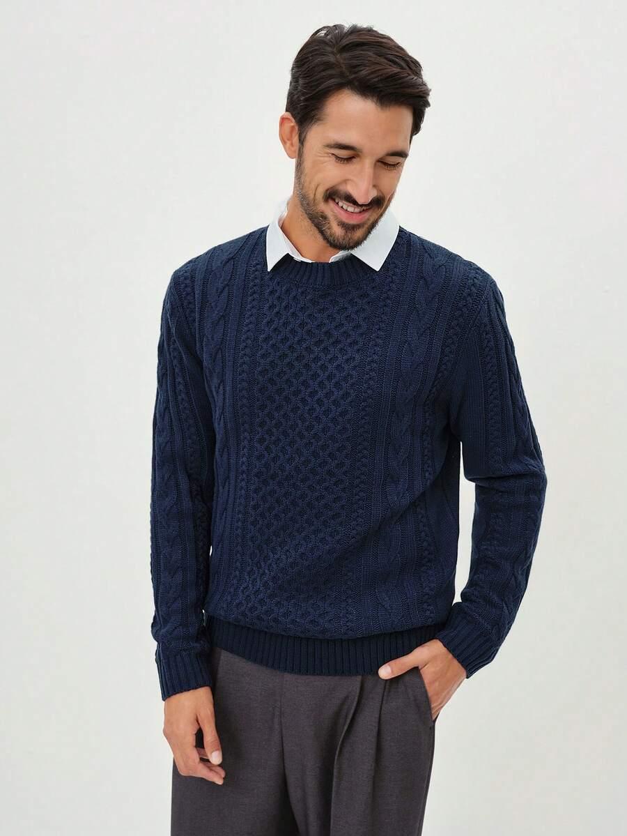 granatowy sweter wzór