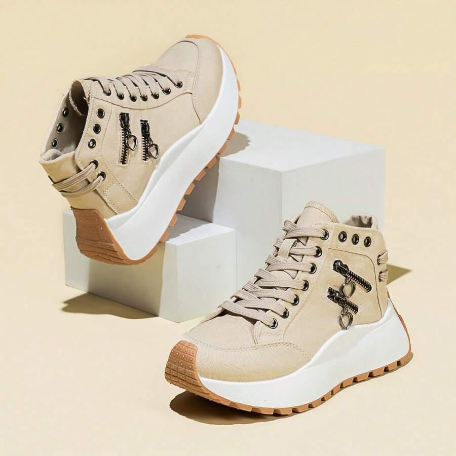 beżowe buty sportowe 