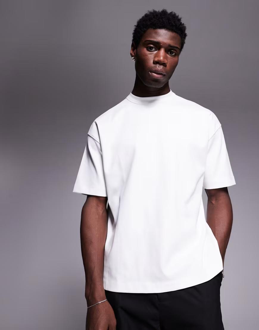 BIAŁY T-SHIRT OVERSIZE