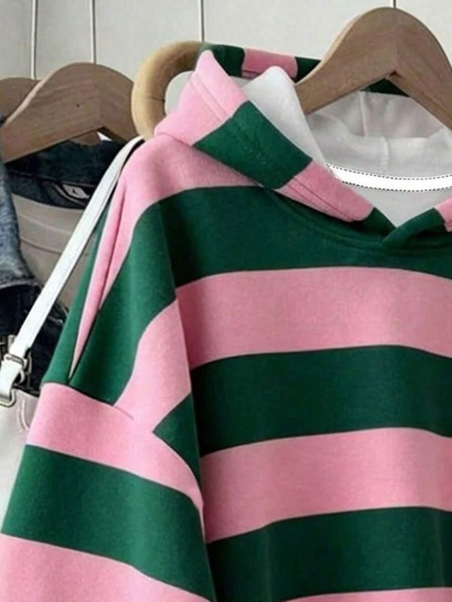 BLUZA Z KAPTUREM WZÓR PASKI