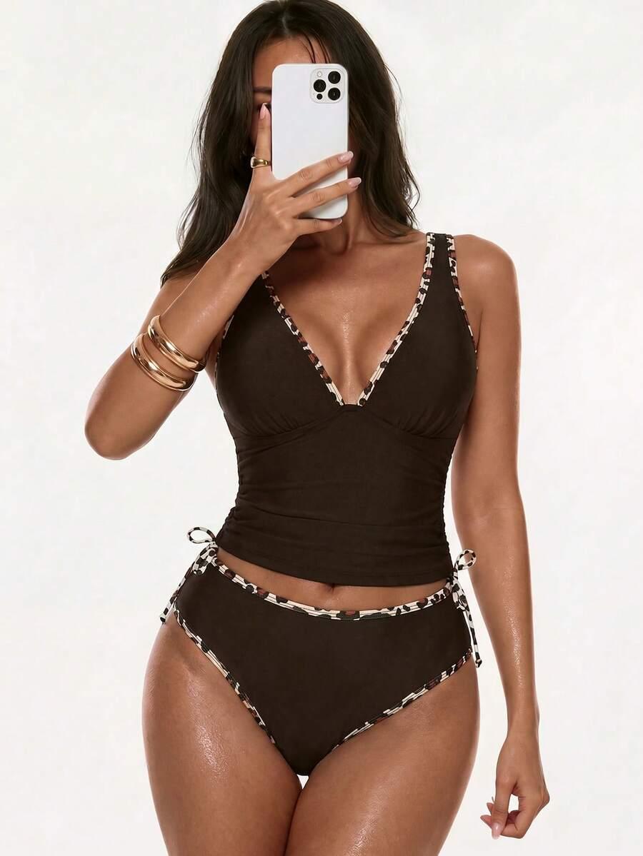 brązowa góra od bikini