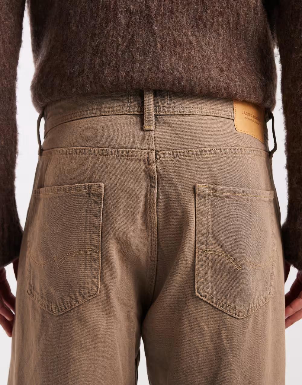 brązowe spodnie jeans