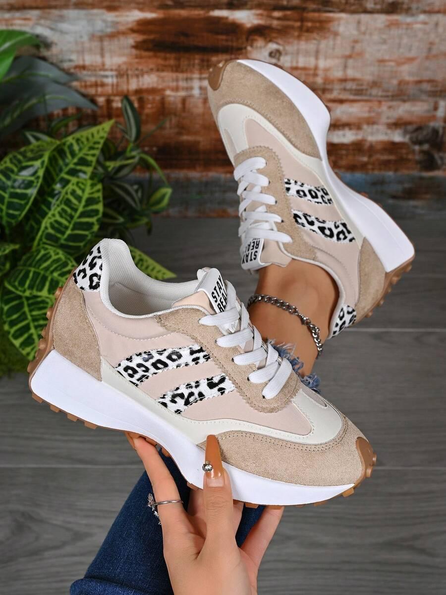 beżowe buty sportowe