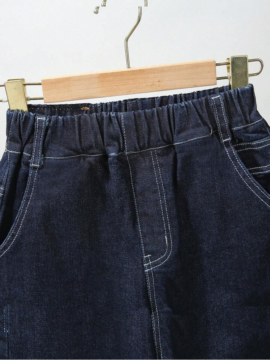 granatowe spodnie jeans