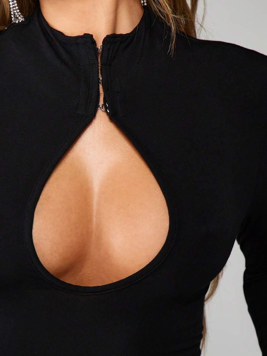 CZARNA MINI SUKIENKA