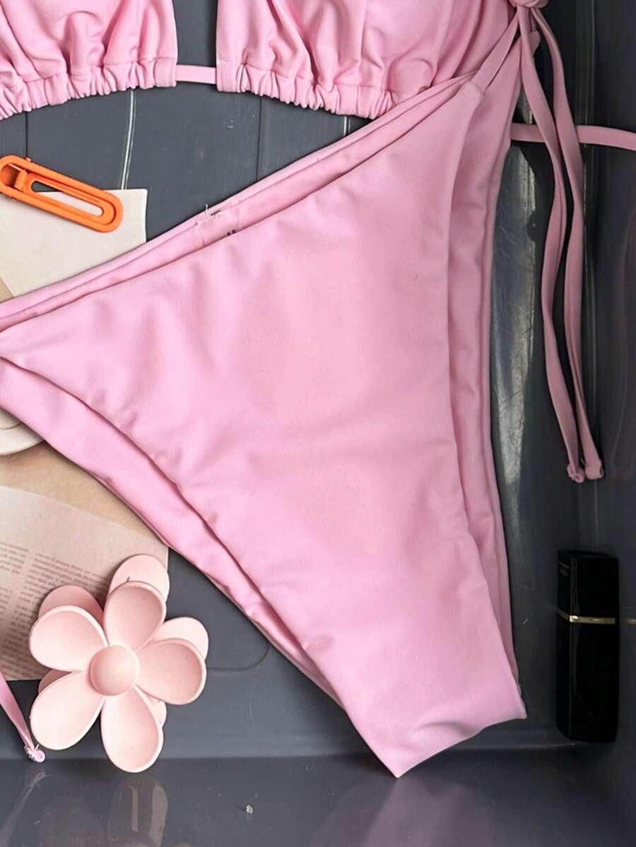 różowy strój kąpielowy