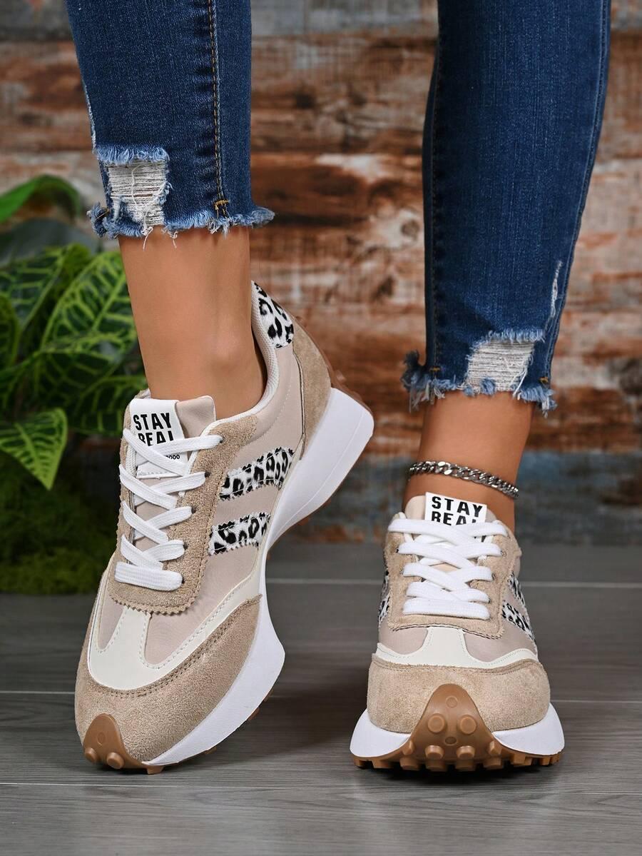 beżowe buty sportowe