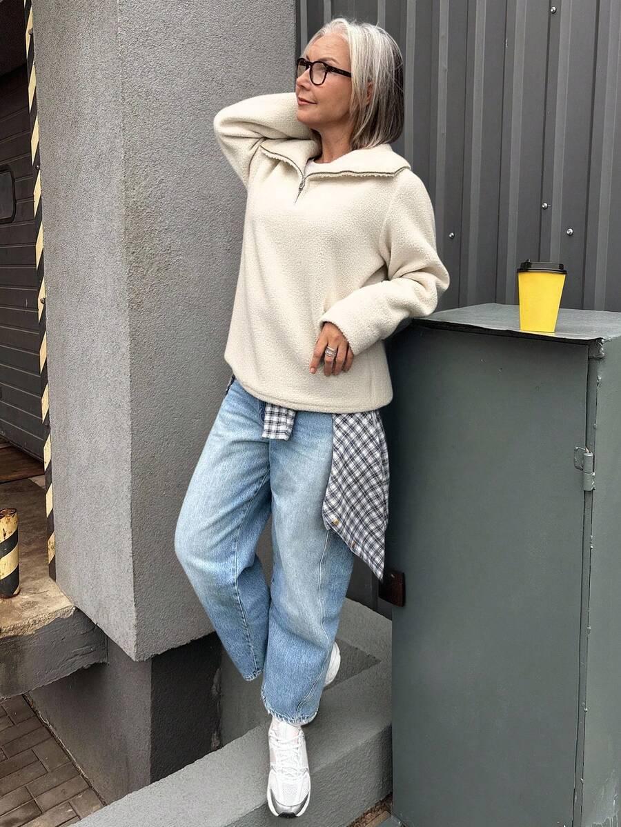 kremowy dzianinowy sweter 