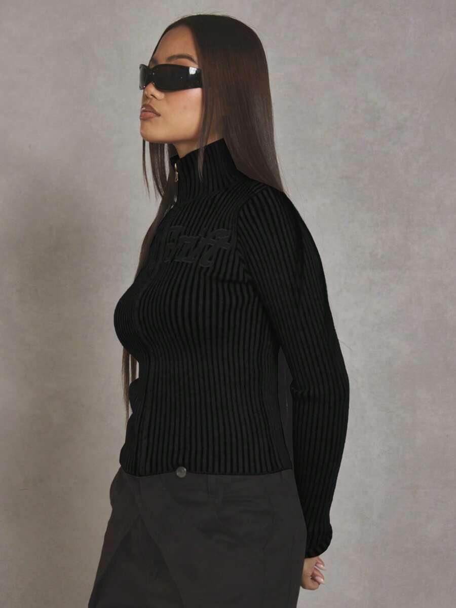 CZARNY DZIANINOWY SWETER 