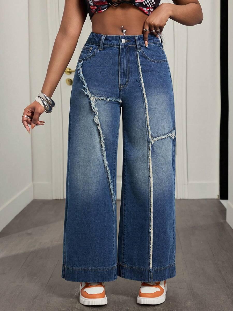 niebieskie spodnie jeans