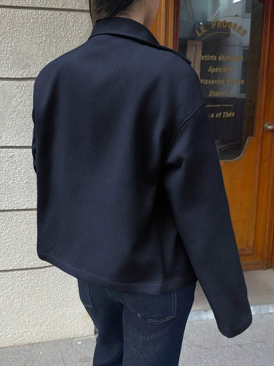 dwurzędowy granatowy płaszcz