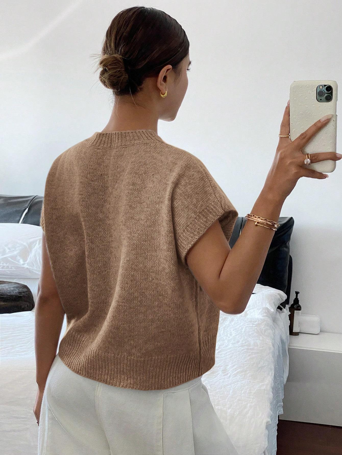 brązowy sweter wzór