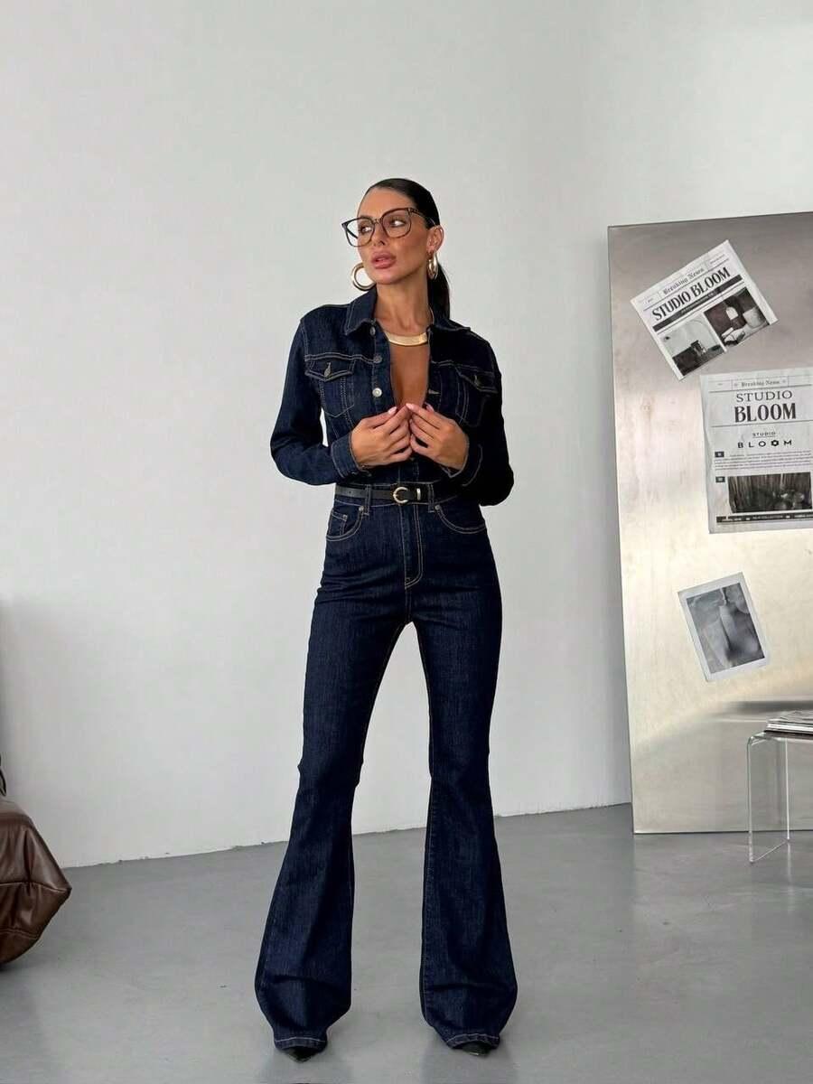 niebieski kombinezon jeans