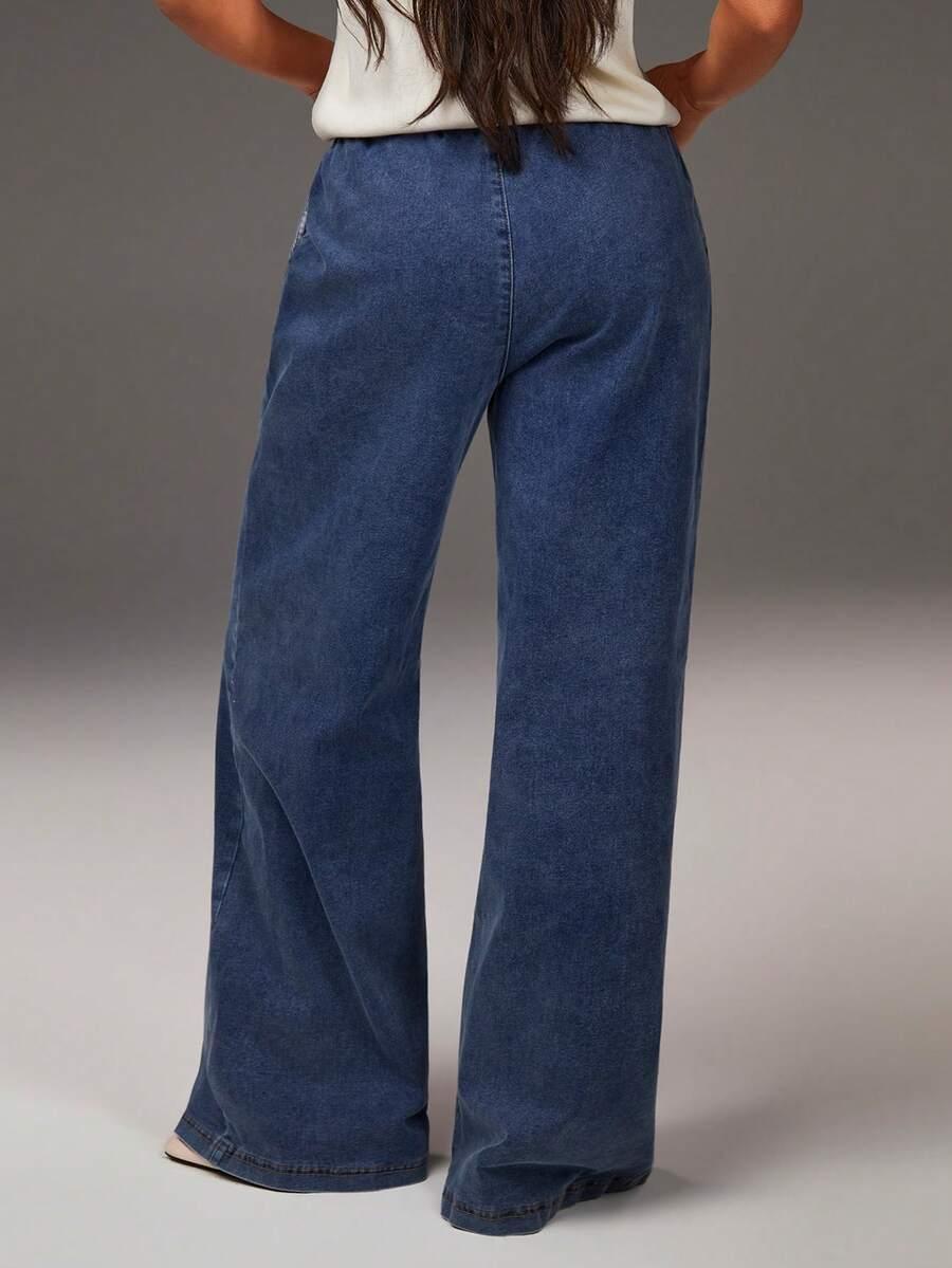 niebieskie spodnie jeans
