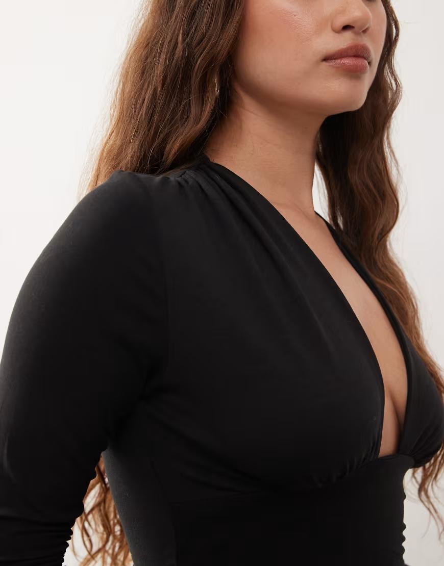 CZARNY TOP V-NECK