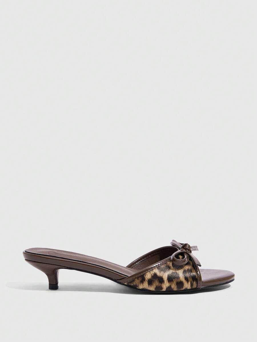 BRĄZOWE KLAPKI ANIMAL PRINT