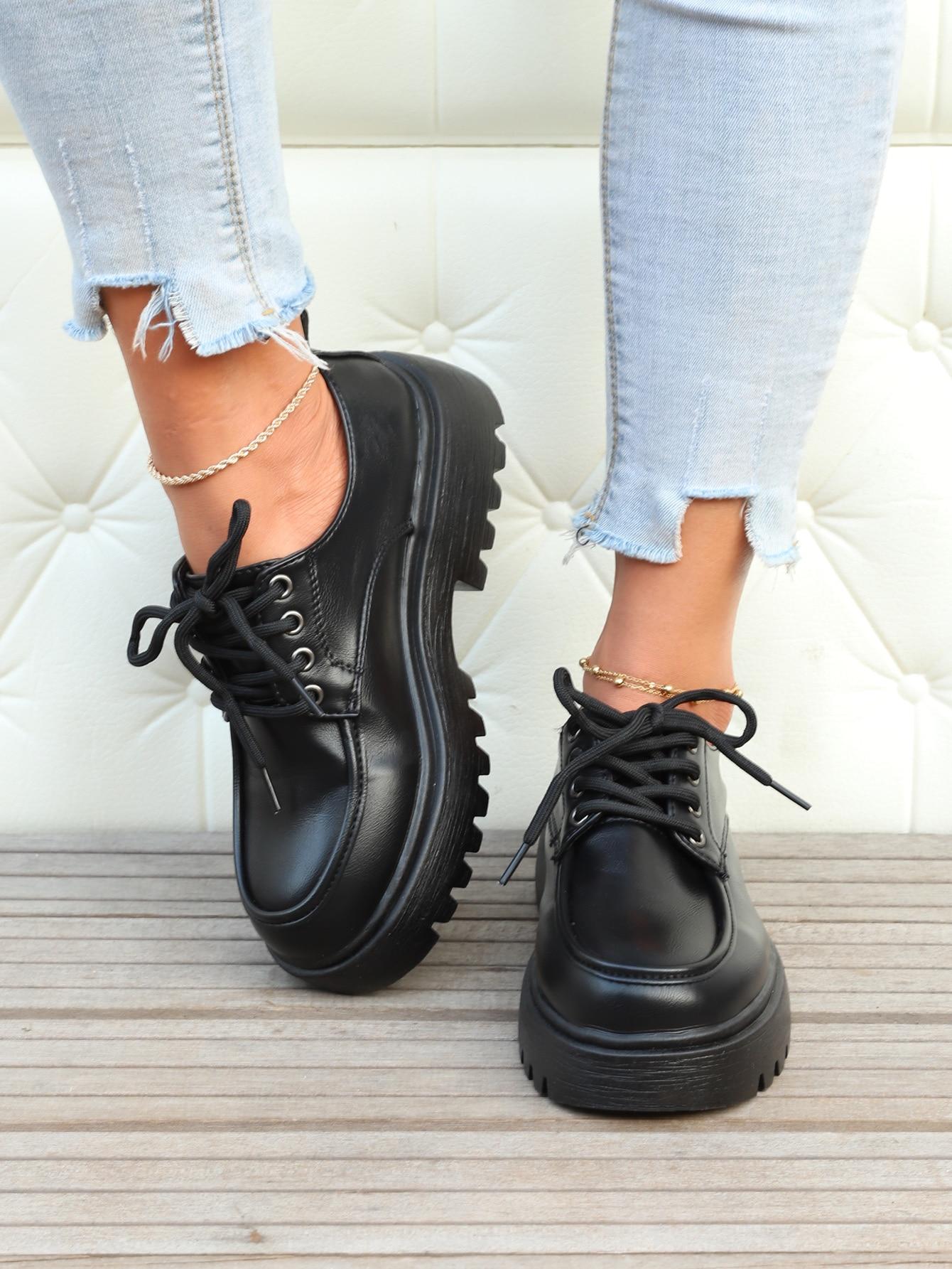 CZARNE SZNUROWANE BUTY 
