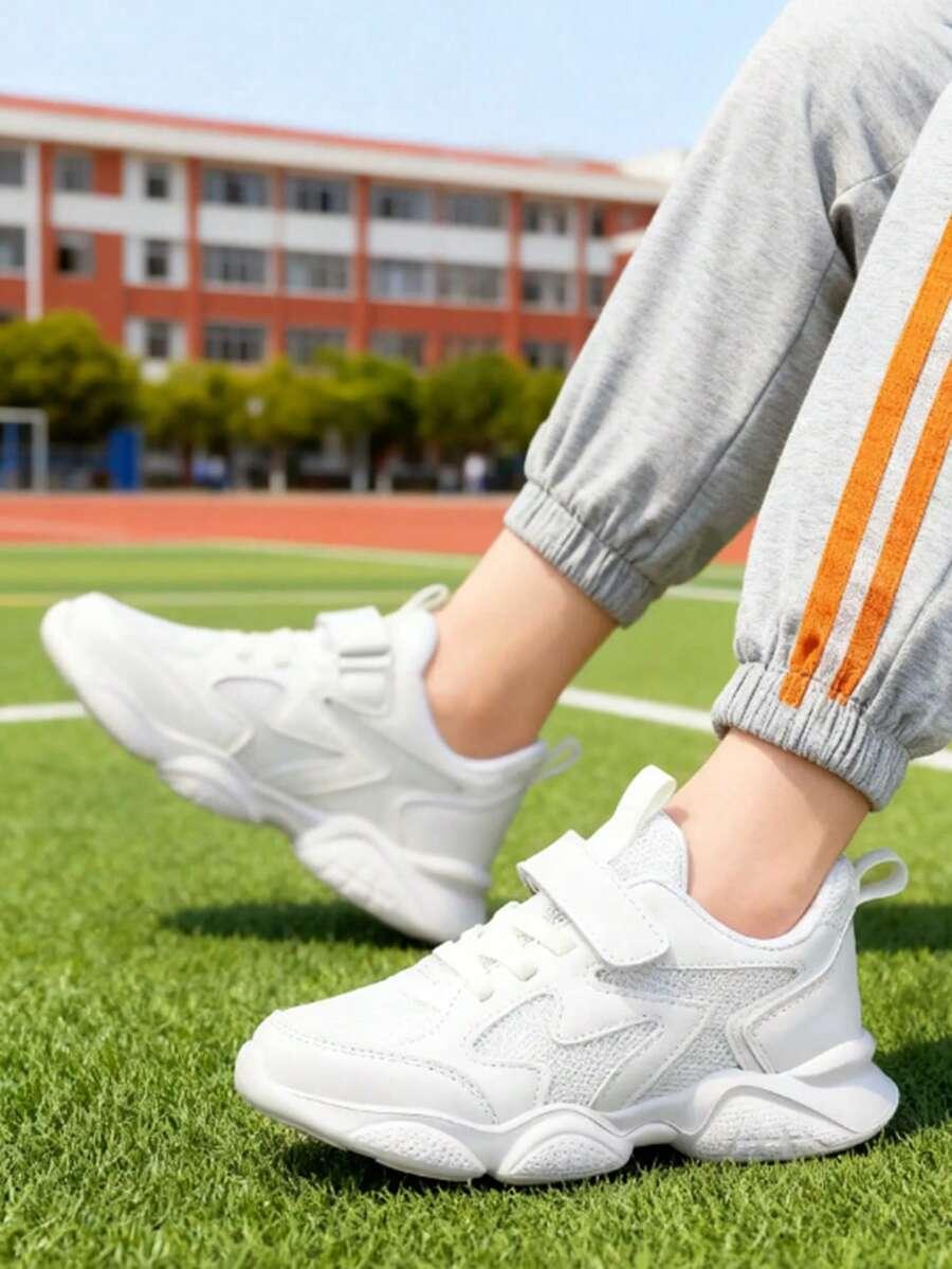 białe buty sportowe