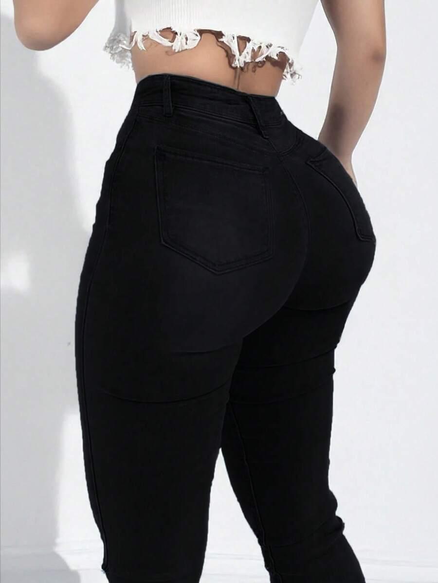 czarne spodnie jeans