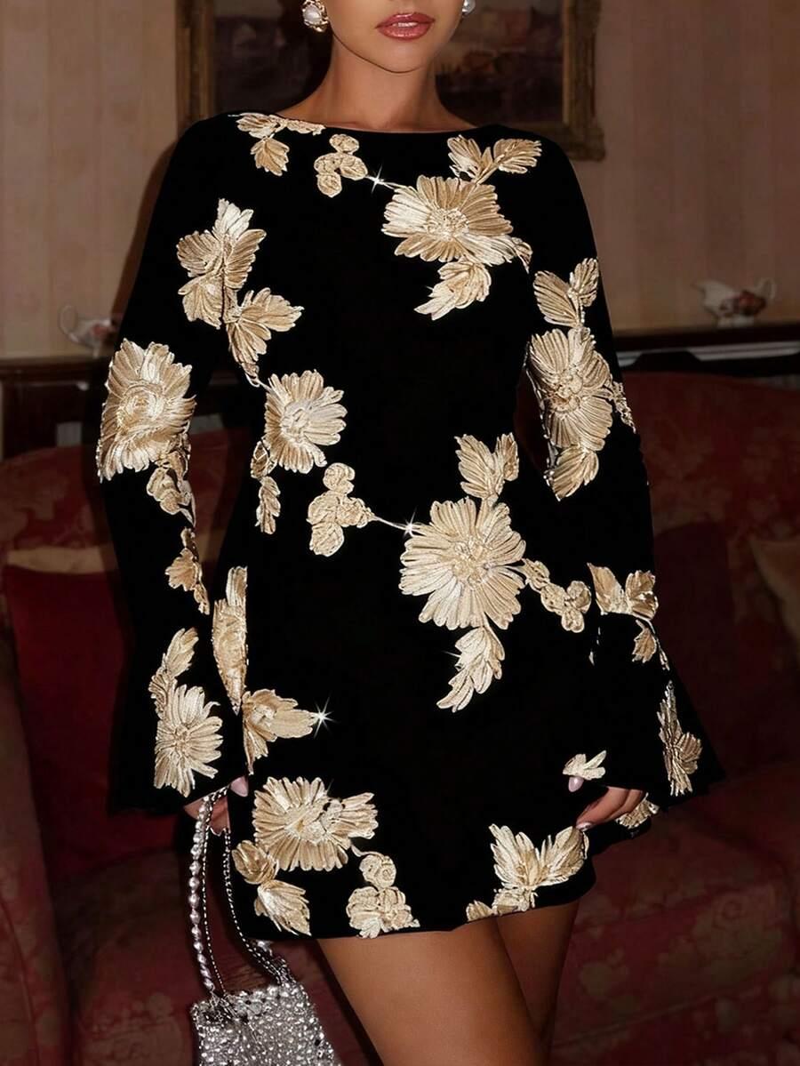 czarna mini sukienka zdobienie 