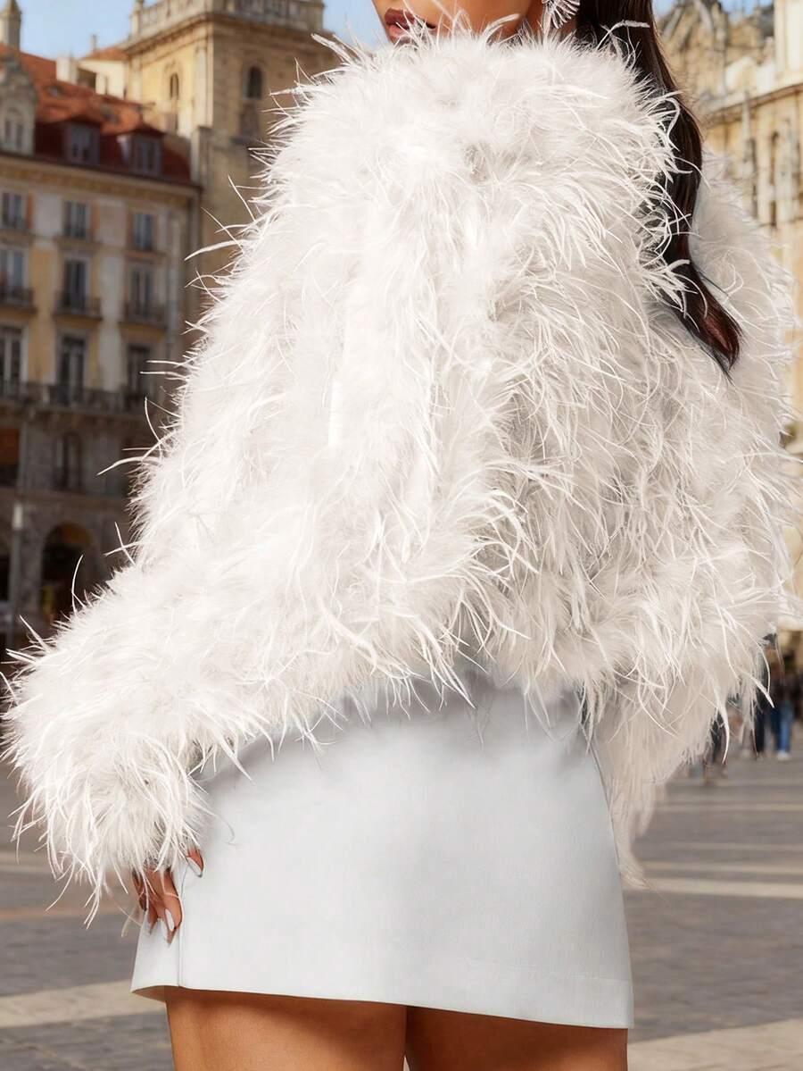 BIAŁE SZTUCZNE FUTRO