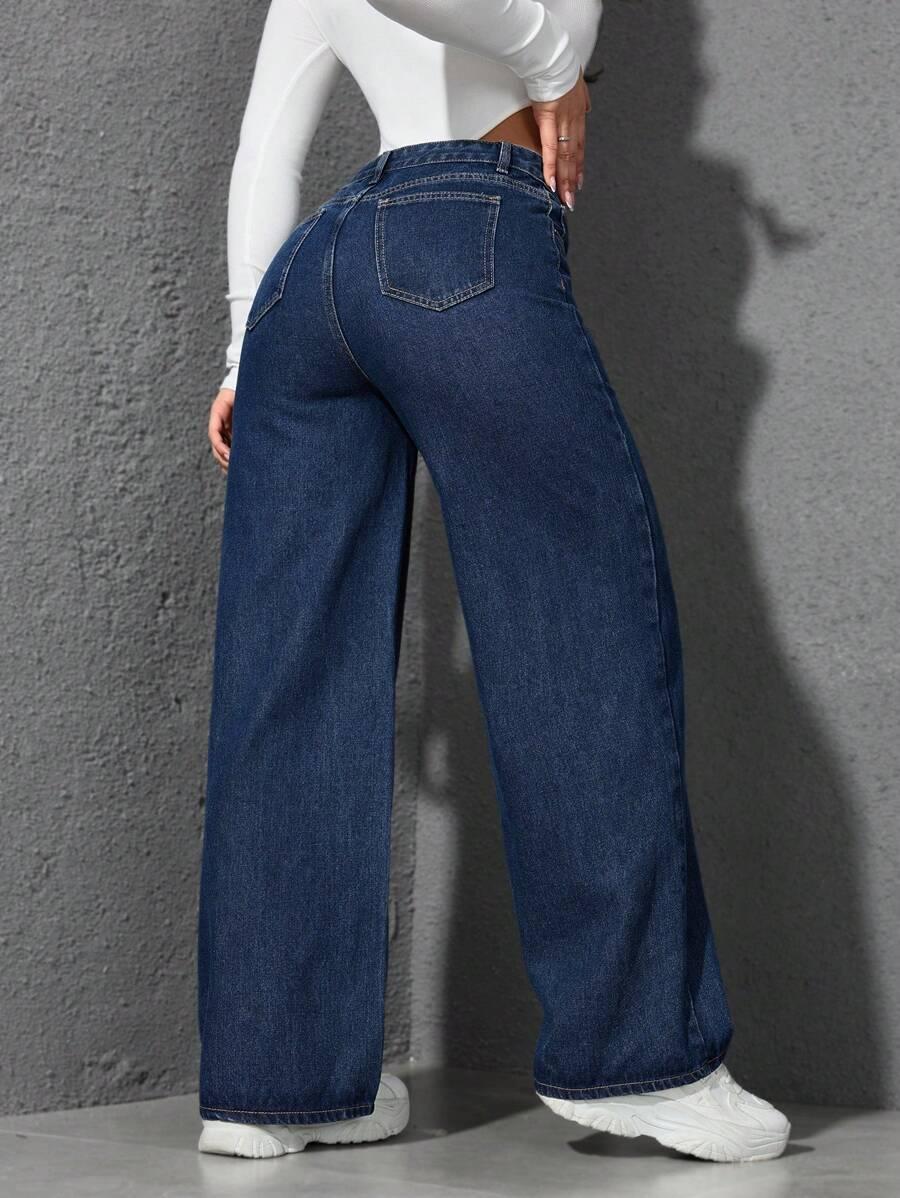 niebieskie spodnie jeans kieszenie