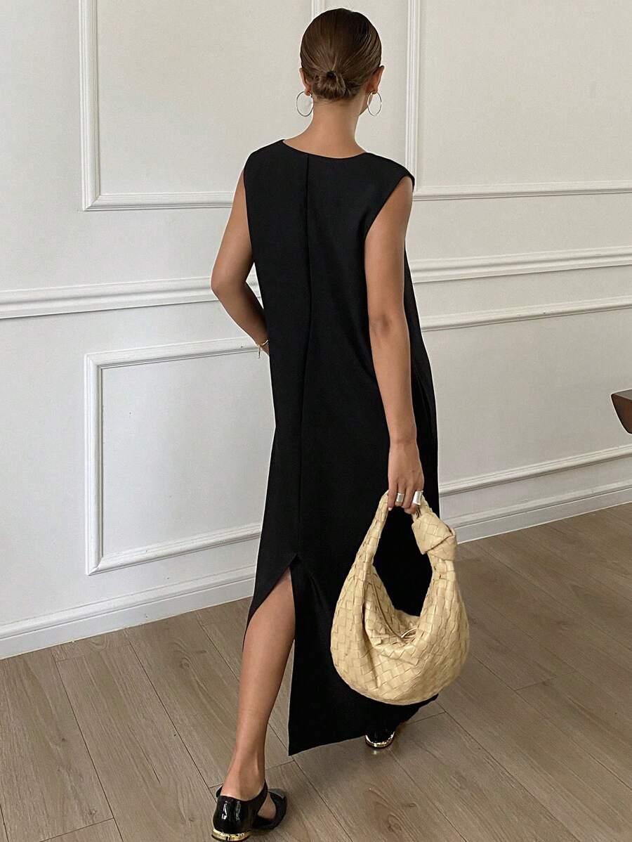 CZARNA PROSTA SUKIENKA V-NECK