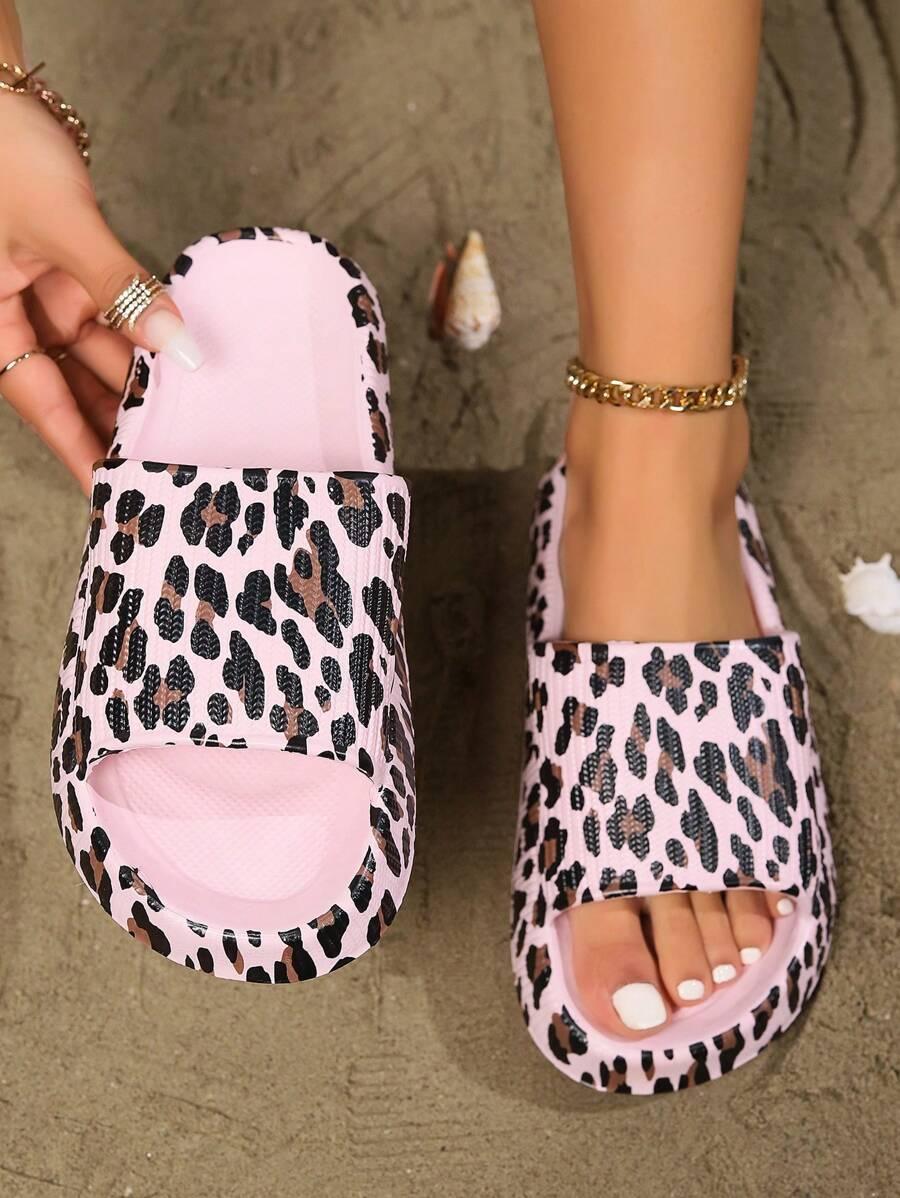 różowe klapki animal print