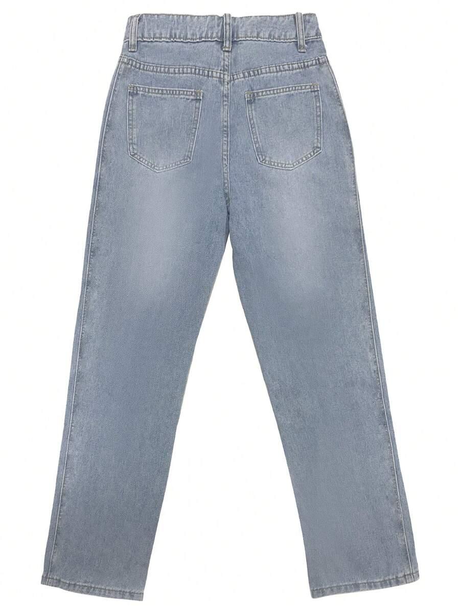niebieskie spodnie jeans