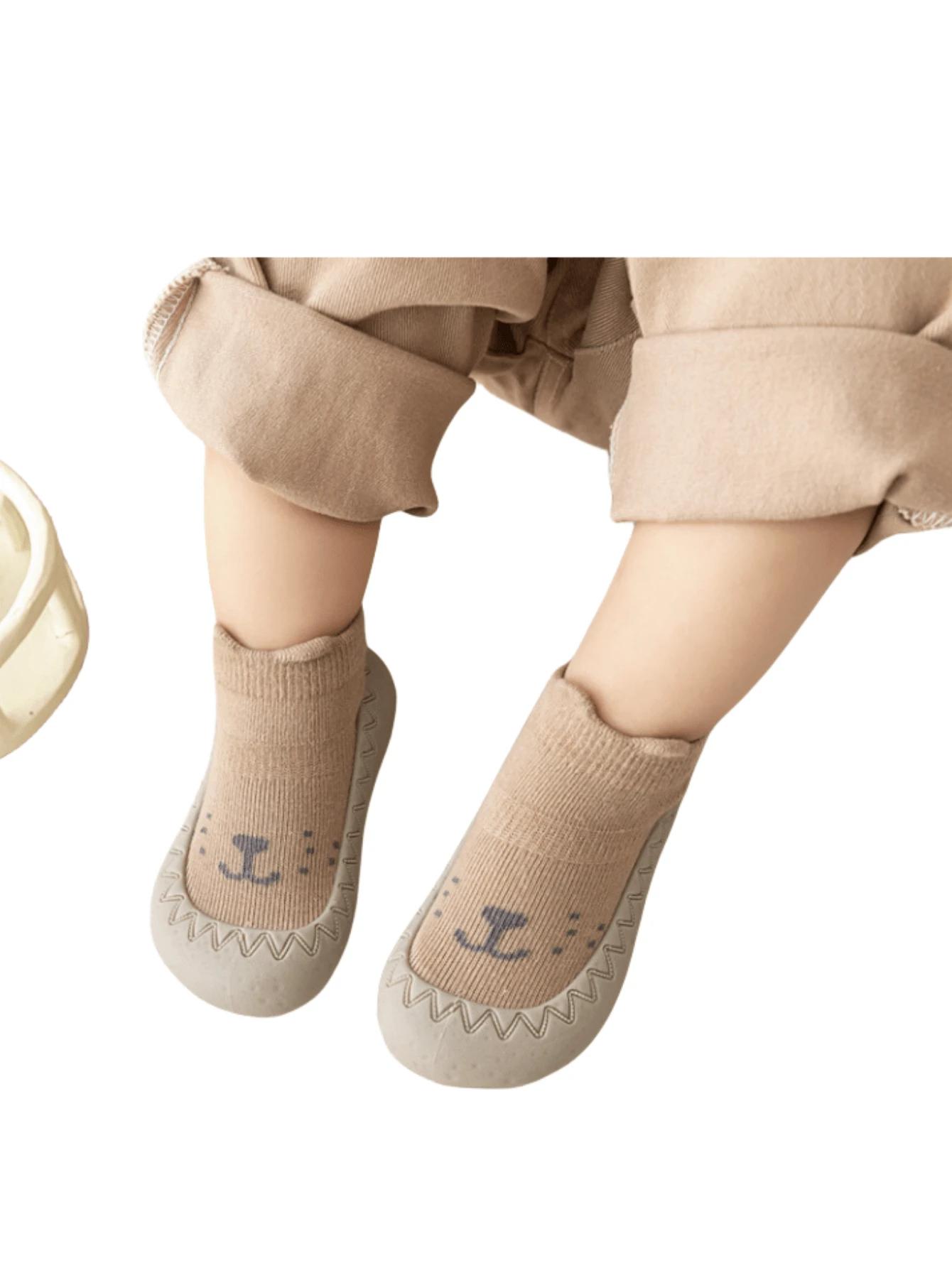 beżowe buty wzór