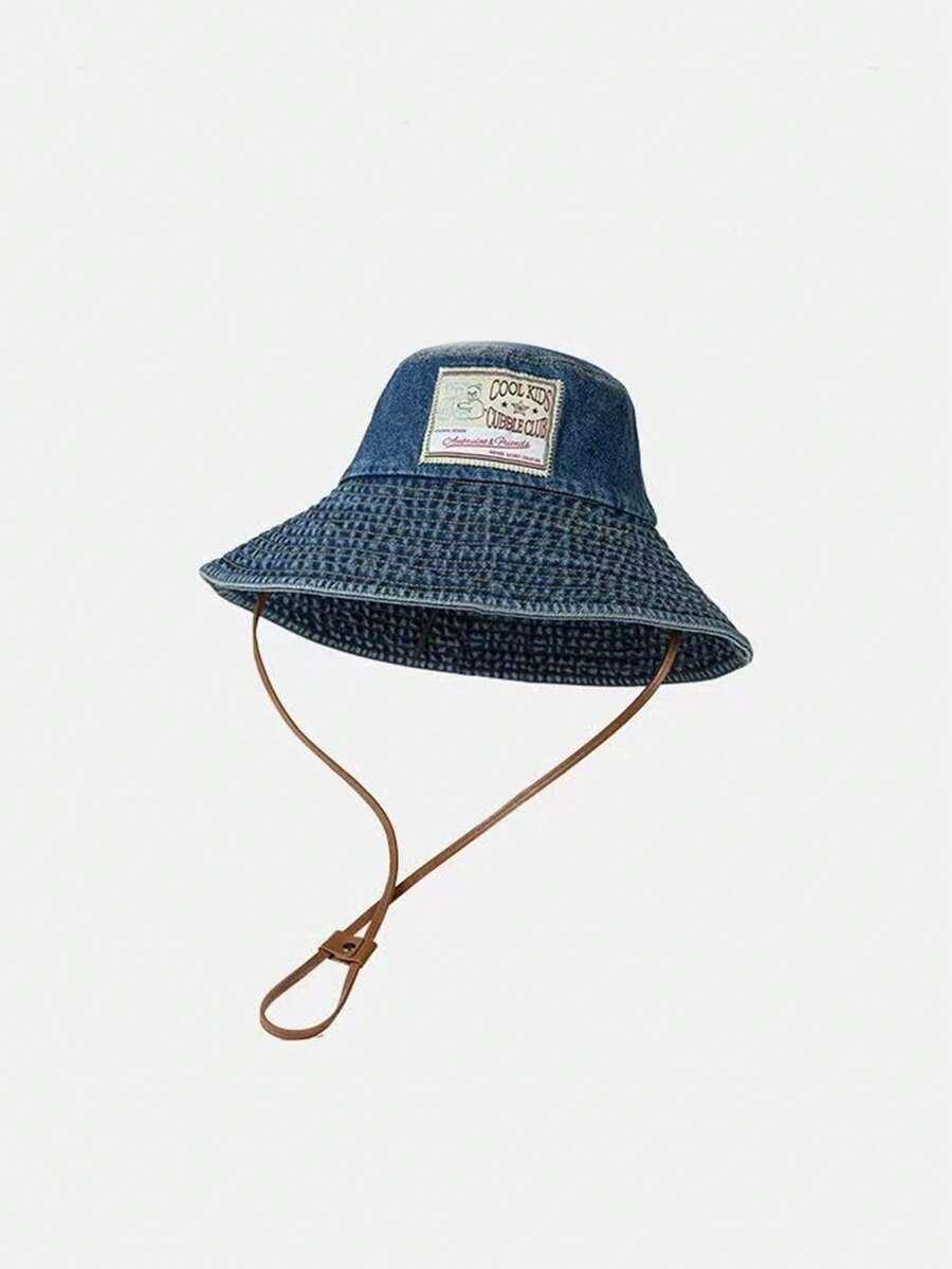 niebieski kapelusz bucket