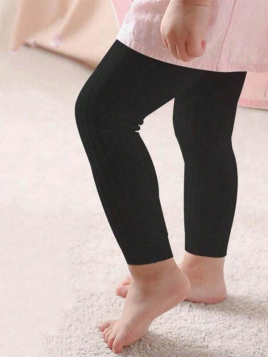 czarne legginsy tekstura