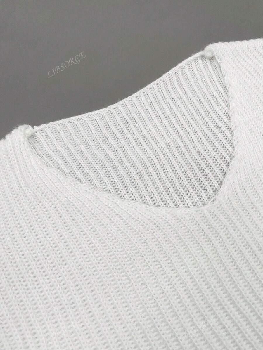 BIAŁY SWETER V-NECK