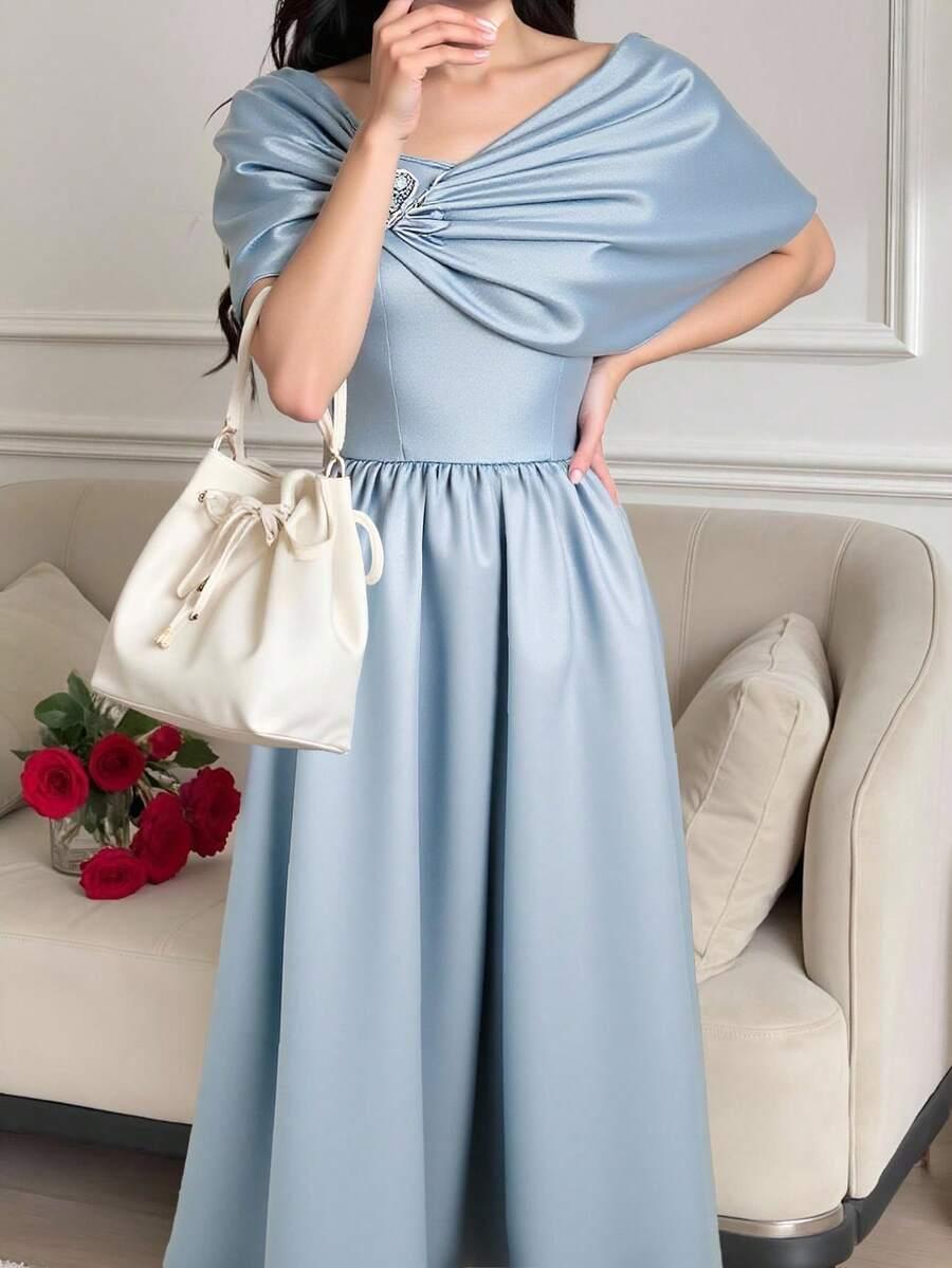 ELEGANCKA DOPASOWANA SATYNOWA SUKIENKA DLA NASTOLATEK