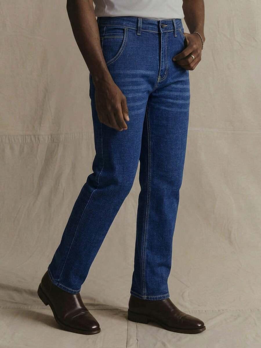 niebieskie spodnie jeansowe